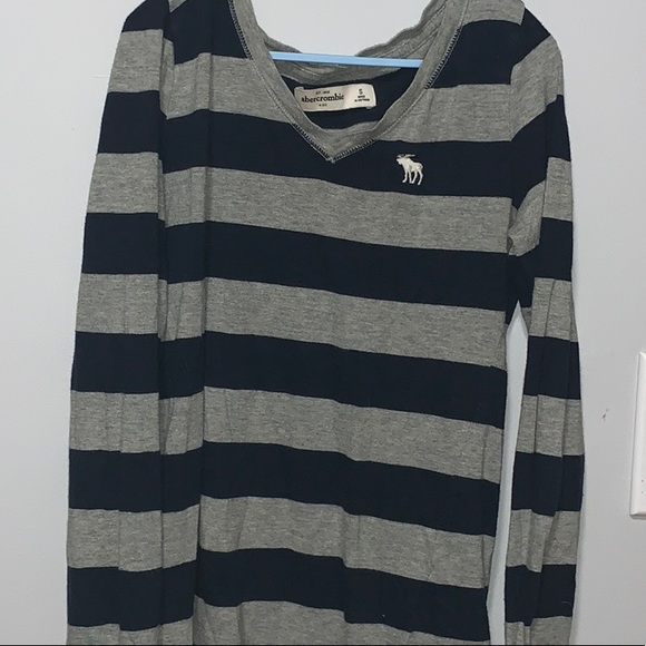 Slightly used Abercrombie long sleeve kids top - Picture 4 of 4